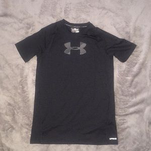 Black under armor shirt